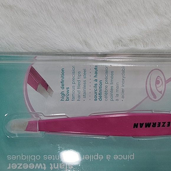 Tweezerman Pink Slant Tweezers - Picture 3 of 4